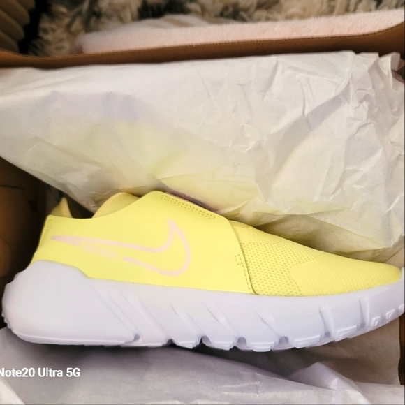 NEW IN BOX NIKE FLEX RUNNER 2 - Picture 2 of 13
